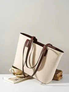 Grand sac cabas en cuir blanc cassé avec garniture marron foncé pour le travail