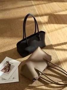 Borsa tote minimalista in pelle nera e marrone con spalline lunghe per donne