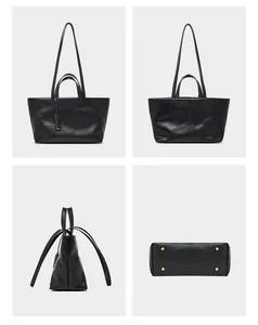 Quattro viste della borsa tote in pelle nera con piedini protettivi e tracolle
