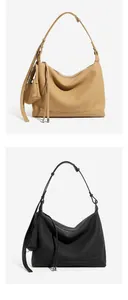 Dettaglio borse hobo in kaki e nero con trama in pelle martellata e tasche laterali incluse