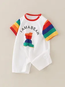 Kurzärmeliger Baby-Body aus Baumwolle mit Regenbogenstreifen und Bärenstickerei