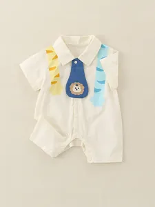 Tutina per neonato in cotone crema a maniche corte con cravatta blu e disegno di leone