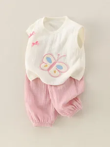 Ensemble d'été en coton pour bébé fille avec haut à papillon et pantalon rose doux