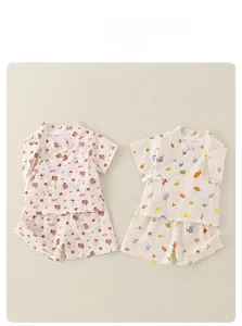 Détails de deux ensembles pyjamas d'été pour bébé en gaze de coton léger à motifs mignons