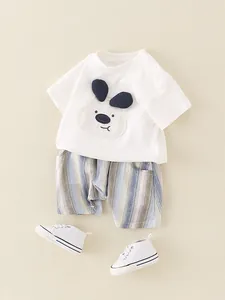 Ensemble d'été bébé en coton avec t-shirt chiot cartoon et short rayé avec chaussures