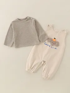 Zweiteiliges Baby-Set aus Baumwolle mit gestreiftem Oberteil und Elefanten-Latzhose