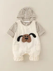 Completo due pezzi neonato in cotone con maglia a righe e salopette con patch a cane