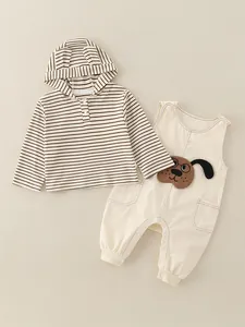 Set neonato felpa a righe con orecchie e salopette con simpatica toppa a cucciolo