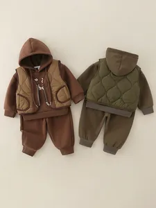 Set 3 pezzi da bambino per autunno inverno con gilet trapuntato e felpa con cappuccio