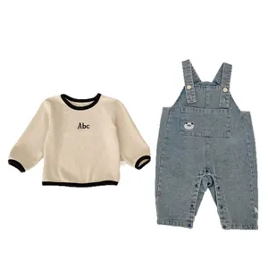Completo neonato con maglia a maniche lunghe e salopette in denim panda, set primaverile