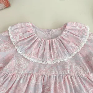Body neonata a fiori con colletto Peter Pan oversize rifinito in pizzo e motivi floreali rosa
