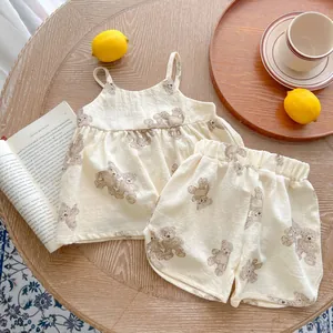 Grazioso set estivo per neonati con stampe di orsi con top senza maniche e pantaloncini