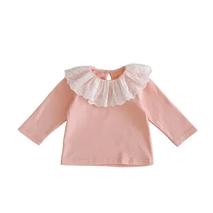 Haut à manches longues rose pour bébés en coton côtelé avec col en dentelle fine