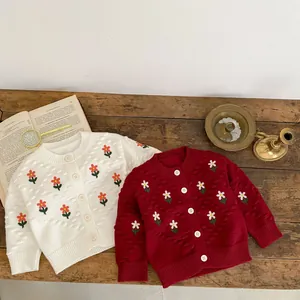 Cárdigan de punto para bebé niña con bordados florales en crema y rojo borgoña