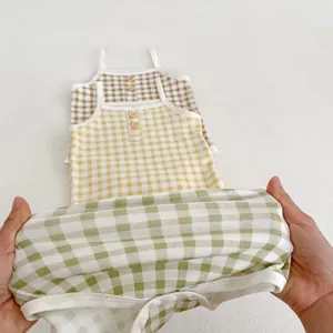 Pelele para bebé sin mangas de algodón con cuadros y botones de madera en varios colores