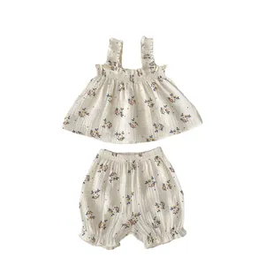 Set estivo neonata con top a balze e pantaloncini a sbuffo in mussola di cotone a fiori