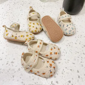 Chaussures Mary Jane pour Bébé Fille Floral Semelle Souple Antidérapantes Premiers Pas en Coton Chaussures de Marche pour Enfants