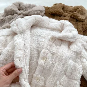 Baby-Winter-Fleece-Einteiler mit süßer Bärentasche und weicher geprägter Gitterstruktur
