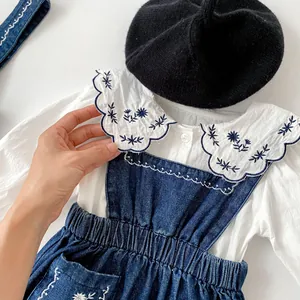 Ensemble robe en jean pour bébé fille et chemise à col Claudine brodé blanc