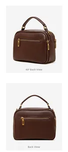 Vue détaillée arrière d'un sac en cuir véritable avec poche zippée et texture grainée
