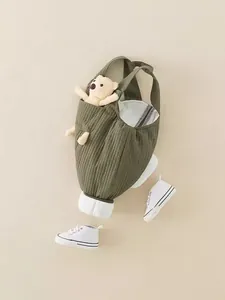 Salopette neonato trapuntata verde scuro con orsetto di peluche e scarpine bianche