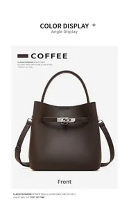 Détail du sac à main marron café en cuir grainé avec fermoir rotatif en métal argenté