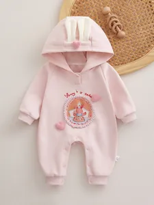 Barboteuse rose pour nouveau-né avec oreilles de lapin et tissu en coton doux de qualité