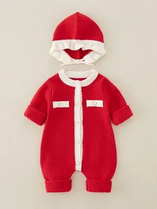 Set tutina per neonato in maglia rossa con cappello a volant e dettagli bianchi