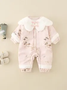 Dicker Winter-Strampler für Babys in Rosa mit chinesischem Blumenmuster und Fellbesatz