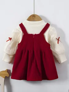 Completo 2 pezzi bambina con abito in velluto rosso e maglia bianca mesh