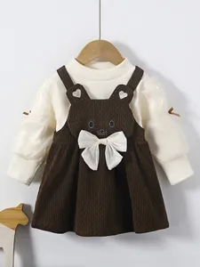 Completo 2 pezzi bimba con abito in velluto a coste marrone e camicia bianca a maniche lunghe