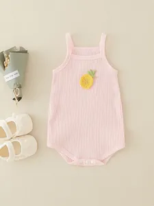 Rosa gestreifter Baby-Strampler aus Baumwolle mit Ananas-Patch und Druckknöpfen