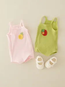 Süße Baby-Sommer-Bodysuits aus Baumwolle mit Ananas- und Erdbeerstickerei und Schuhen