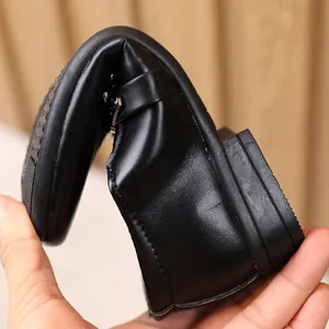 Scarpe stringate flessibili in pelle nera da ragazzo con suola morbida per cerimonie