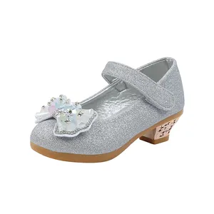 Scarpe da principessa in paillettes argento per bambine con fiocco di strass e tacco