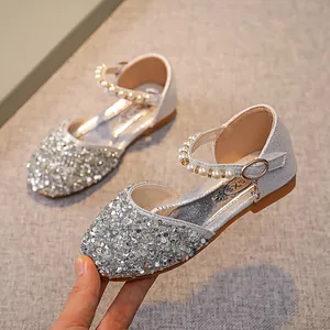 Mädchen Mary Jane Ballerinas in Silber mit Pailletten und eleganter Perlen-Knöchelriemen