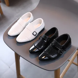 Κλασικά παιδικά παπούτσια monk strap σε μαύρο και άσπρο δέρμα με μεταλλική αγκράφα