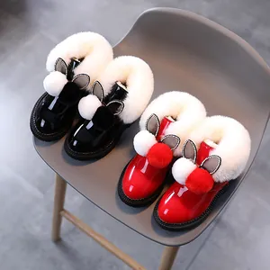 Bottes de Neige d'Hiver pour Filles en Cuir Verni Imperméable Bottines Avec Bordure en Fausse Fourrure Oreilles de Lapin Strass Pompons Chaudes Doublées Polaire