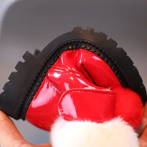 Bottes d'hiver souples en cuir verni rouge pour filles avec bordure en peluche et semelle antidérapante
