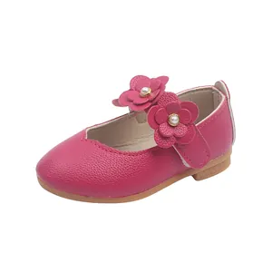 Mädchen Mary Janes in Fuchsia mit 3D-Blumen und Perlen sowie rutschfester Gummisohle