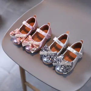 Chaussures princesse Mary Jane pour filles en rose et argent avec nœuds pailletés