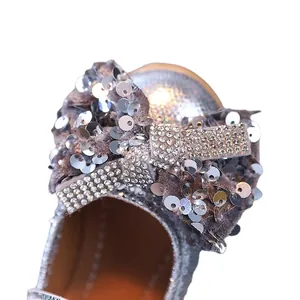Chaussures de princesse argentées à paillettes pour filles avec nœud et strass brillants