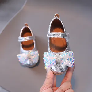 Scarpe da principessa Mary Jane argento per bambina con fiocco glitter e finitura metal