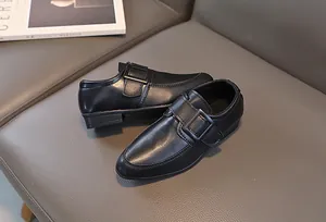 Scarpe classiche monk strap da bambino in pelle opaca nera con fibbia regolabile elegante