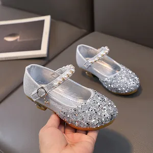 Sparkly silver sequins Mary Jane shoes for girls with elegant pearl strap and low heels