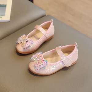 Chaussures Mary Jane roses pour filles avec nœud perlé et texture tissée