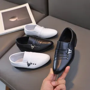 Chaussures Richelieu en Similicuir PU pour Garçons Style Britannique Mocassins Avec Boucle Métallique Rivets pour Mariage École Enfants
