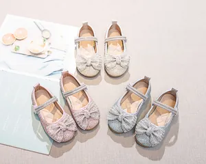 Tre paia di ballerine Mary Jane glitterate per bambina con fiocchi color oro, rosa e argento