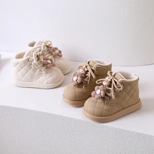 Stivali trapuntati bimba con decorazioni floreali e fodera in peluche per l'inverno