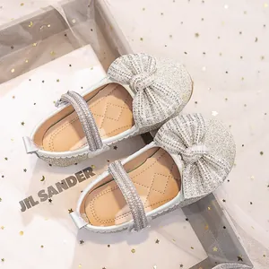 Scarpe Mary Jane bambina argento glitterate con fiocco di strass per feste